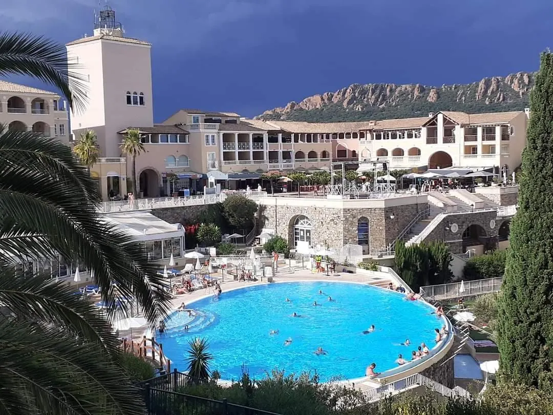 Appartement Studio 5 People With Beautiful Sea View à Drammont